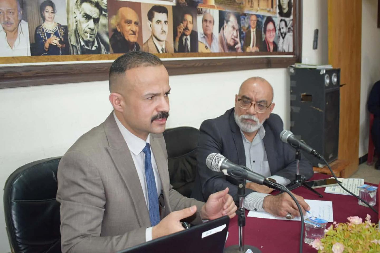 الشائعات بين المجتمع  والسياسة .. التأثيرات و التحديات