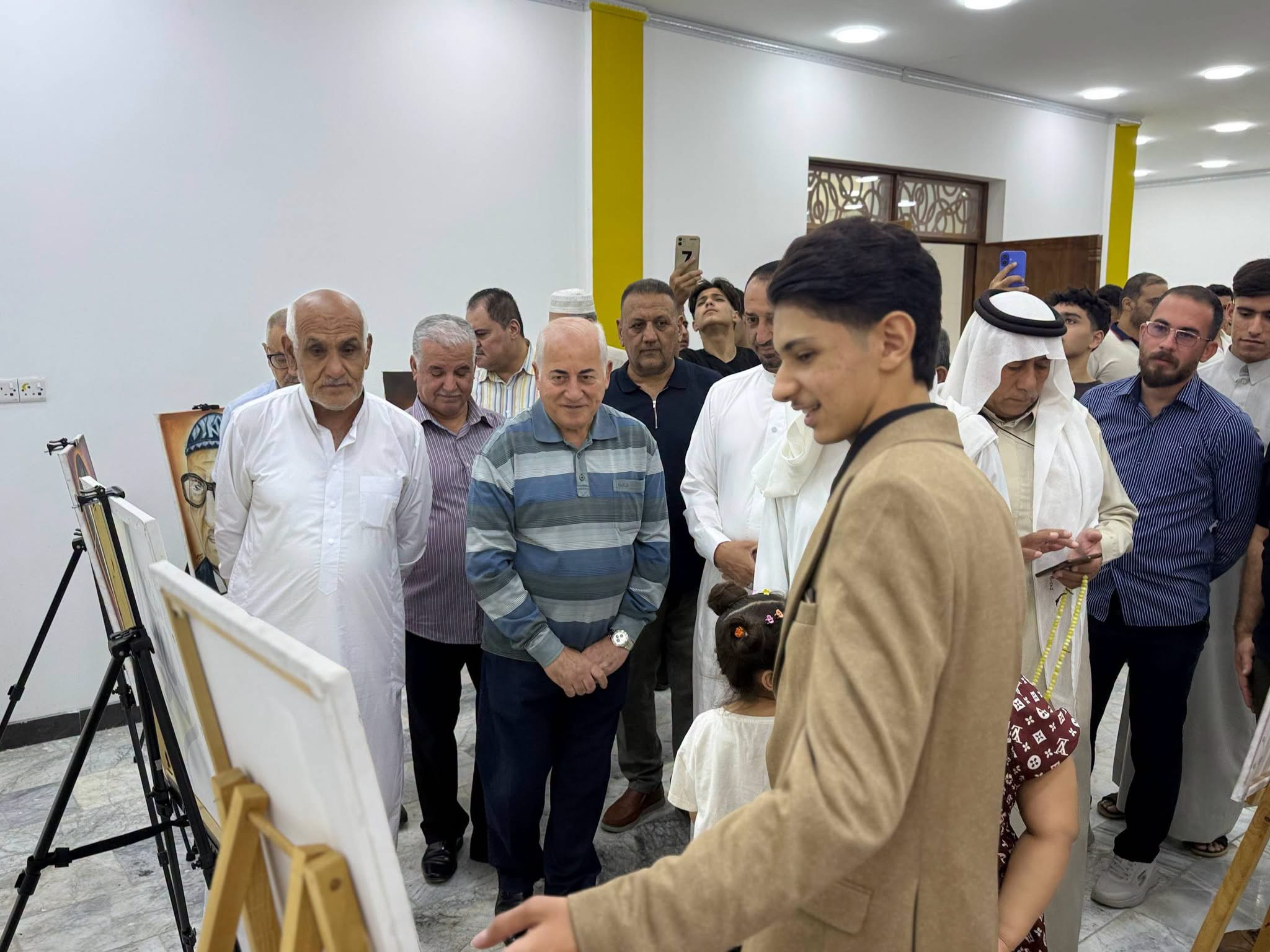 البيت الثقافي في هيت يقيم معرضا فنيا