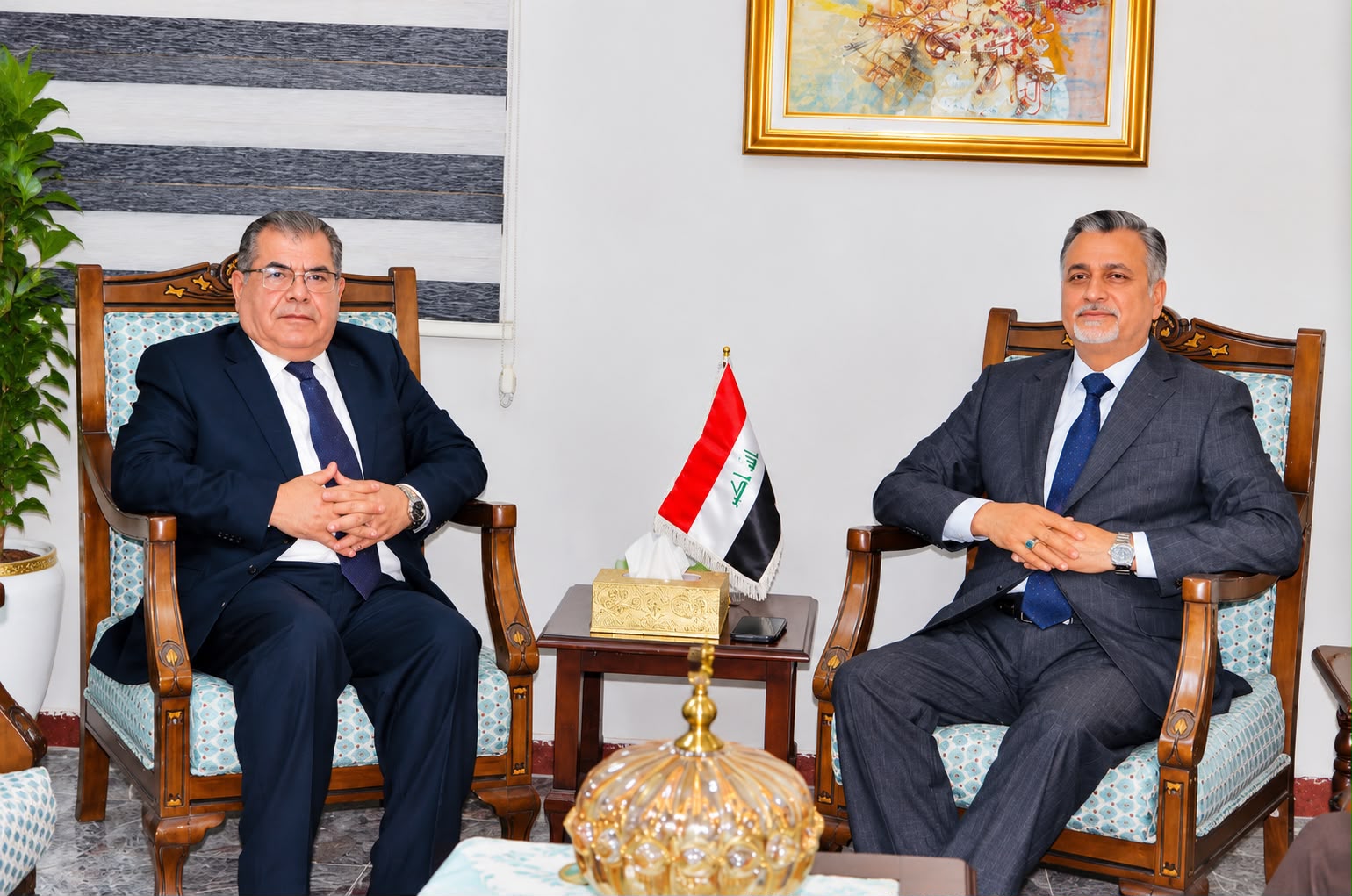 الاستاذ الدكتور علاء ابو الحسن العلاق يلتقي مدير المركز الثقافي العراقي في لندن