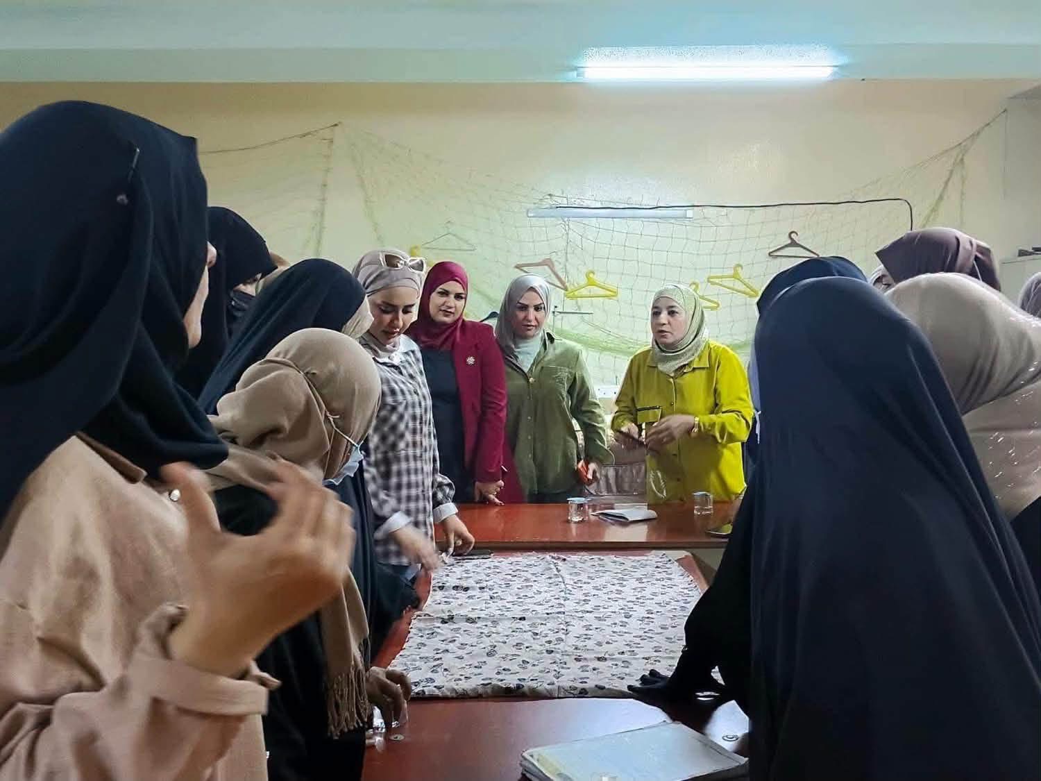 دورة لتعليم الخياطة في البيت الثقافي الدورة