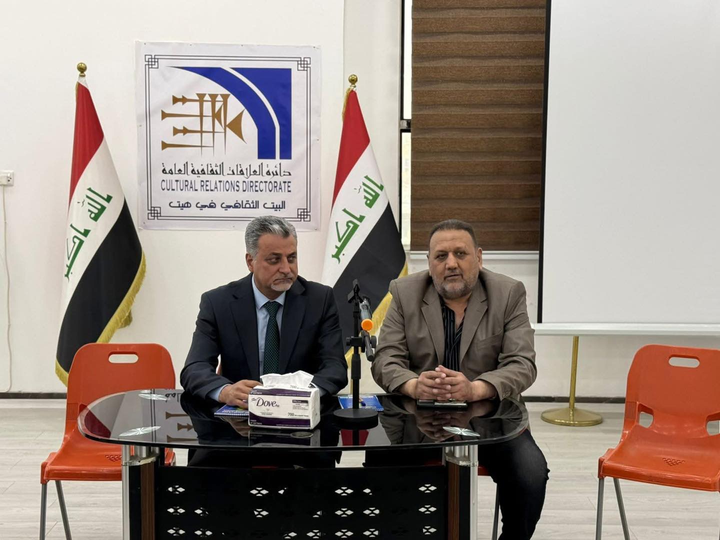 مدير عام دائرة العلاقات الثقافية العامة يعقد اجتماعاً موسعاً مع البيوت الثقافية في هيت